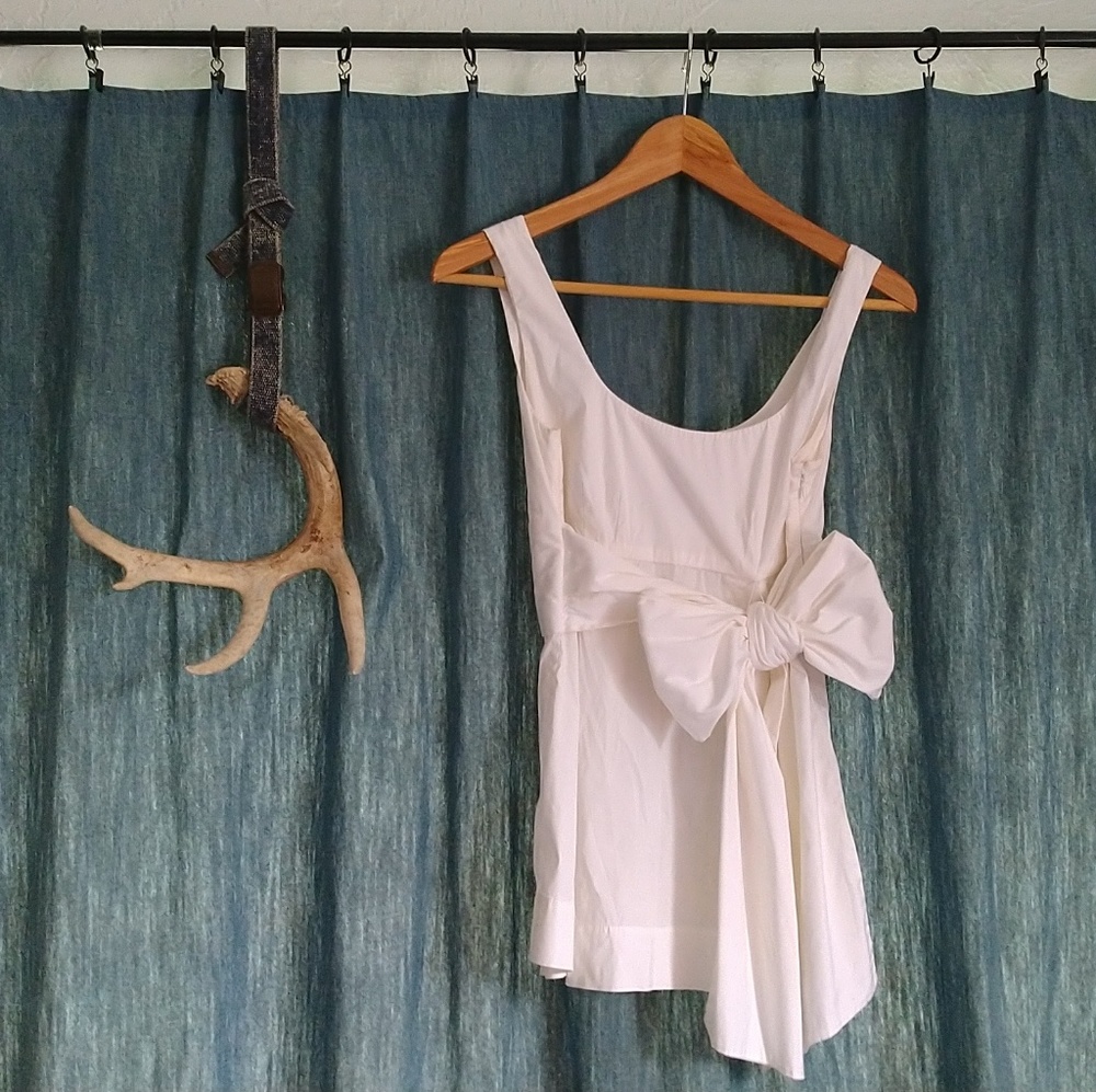 ❄️ White Big Bow Dressy Tank Top